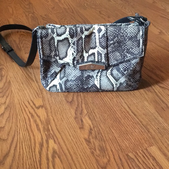 Simply Vera Vera Wang Handbags - Simply Vera Vera Wang snake skin purse